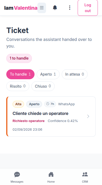 Dashboard IamCarla su smartphone con notifiche per nuovi lead e appuntamenti